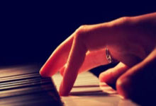 朗斯雄鹰，翱翔法兰西：一段关于热爱、坚持与崛起的传奇