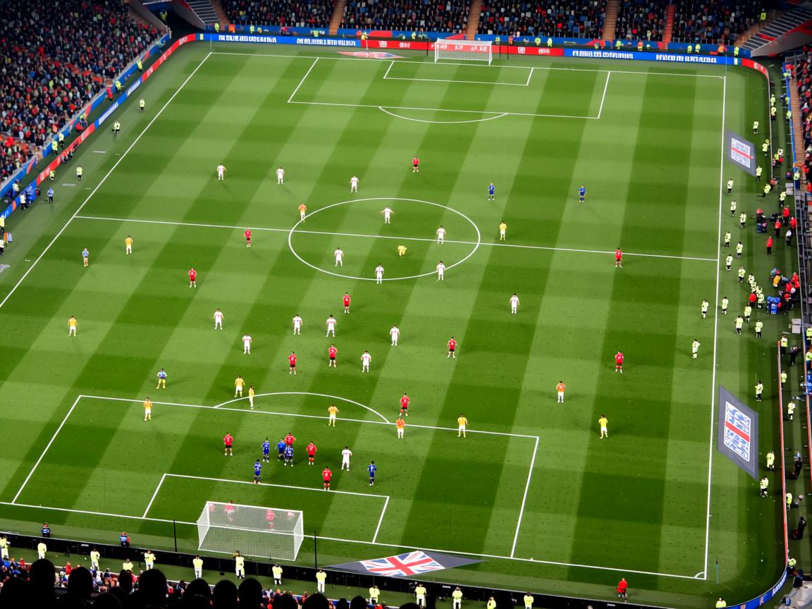 开云体育网址-五大联赛球队是否更注重反击转换瞬间的站位准确率，五大联赛球员变动